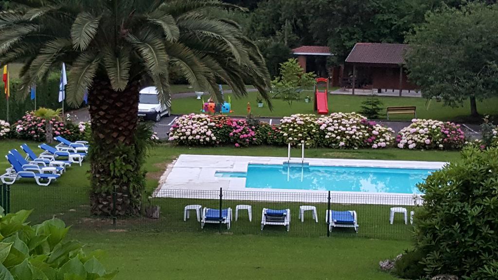Hotel Camping Ribadesella Esterno foto