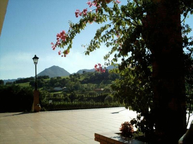Hotel Camping Ribadesella Esterno foto