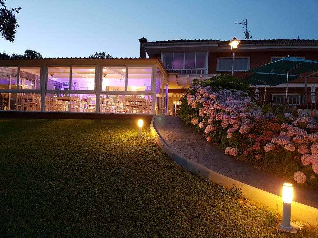 Hotel Camping Ribadesella Esterno foto
